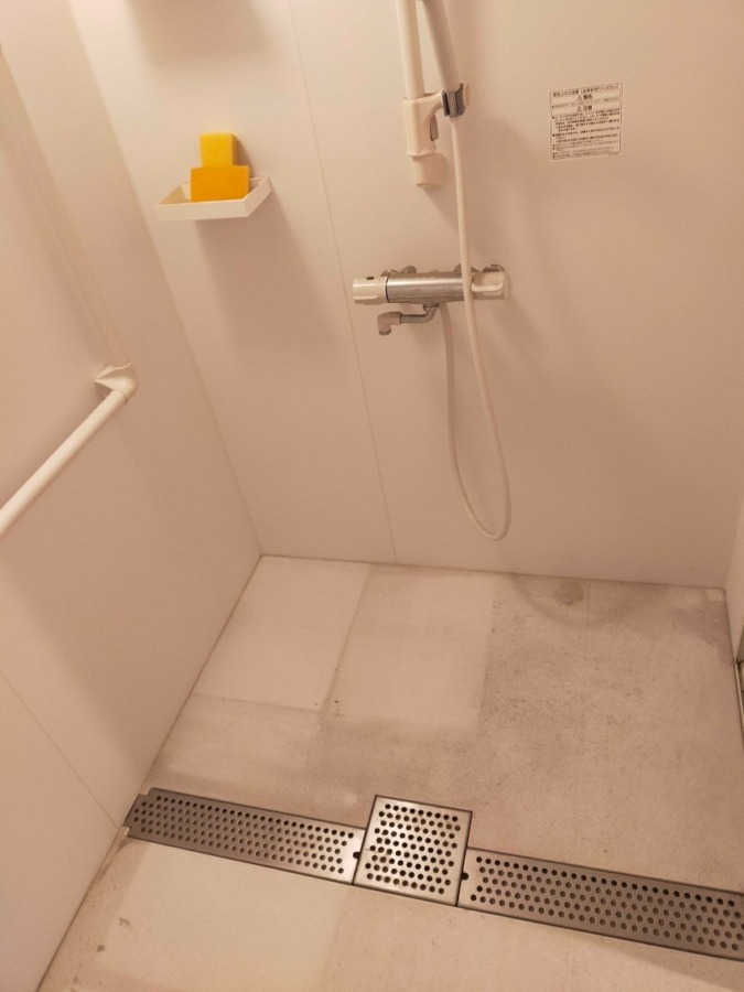 藤沢市本鵠沼のN様宅で「浴室クリーニング」をしてきました